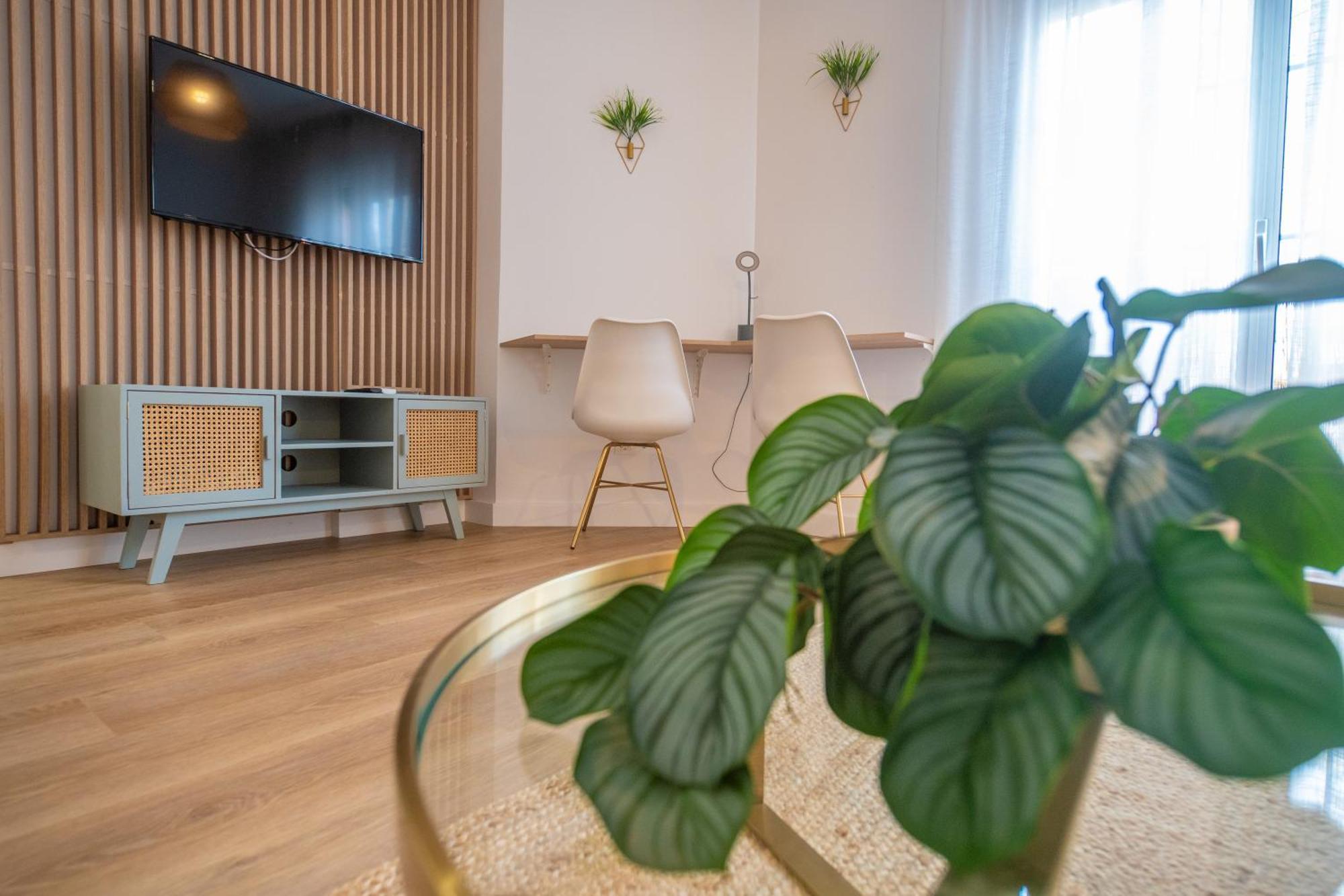 Prensa & Nice Courtyard By Ele Apartments マラガ エクステリア 写真